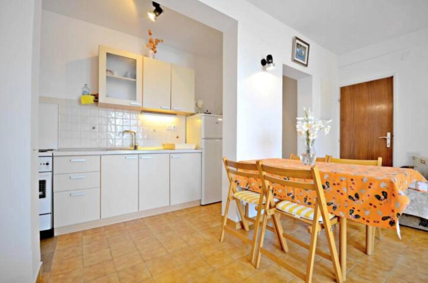 Apartment Bozikovic - Jelsa - Vitarnja Экстерьер фото